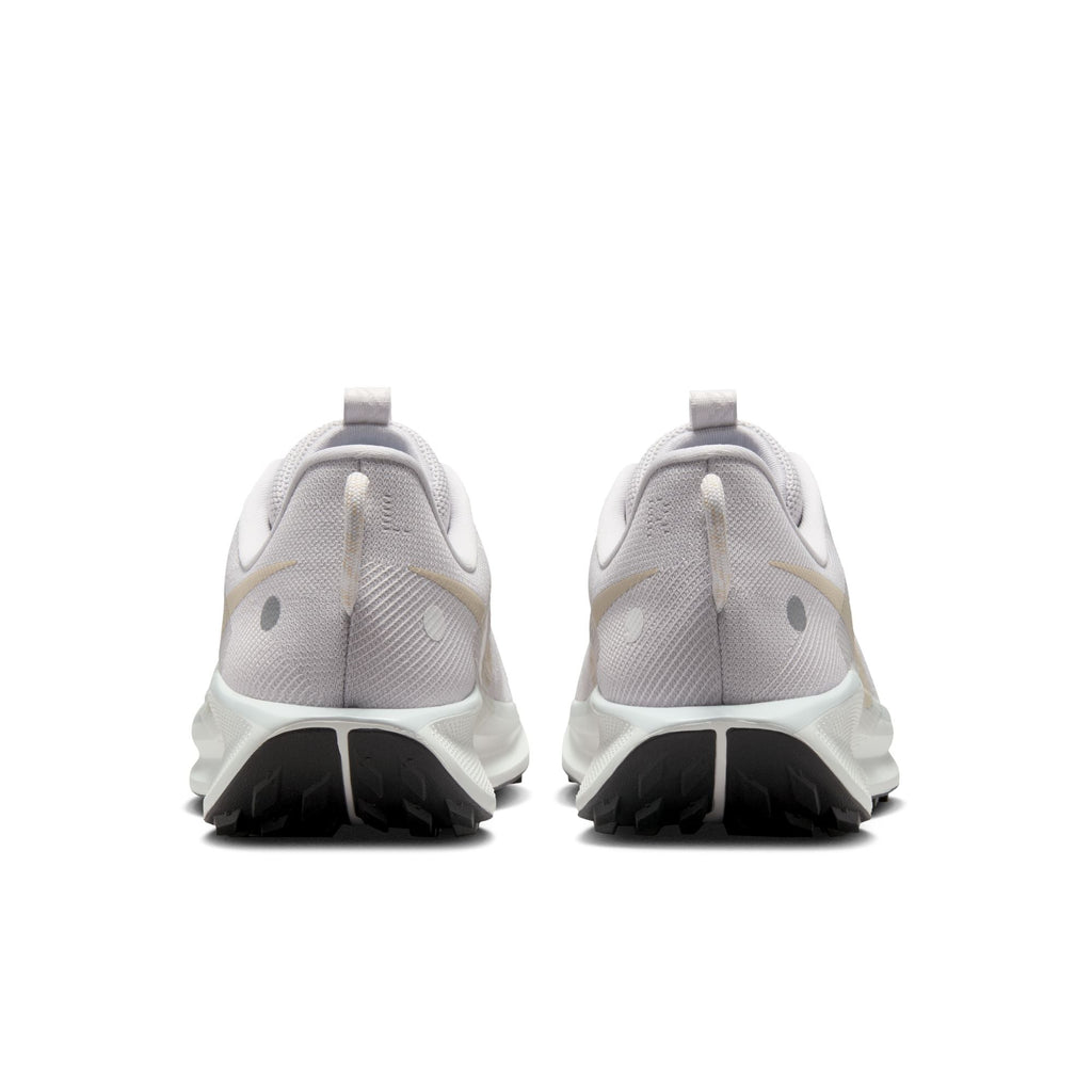 Nike Men’s React Pegasus Trail 5 (008 - Vast Grey/Sanddrift-Summit White-Black)