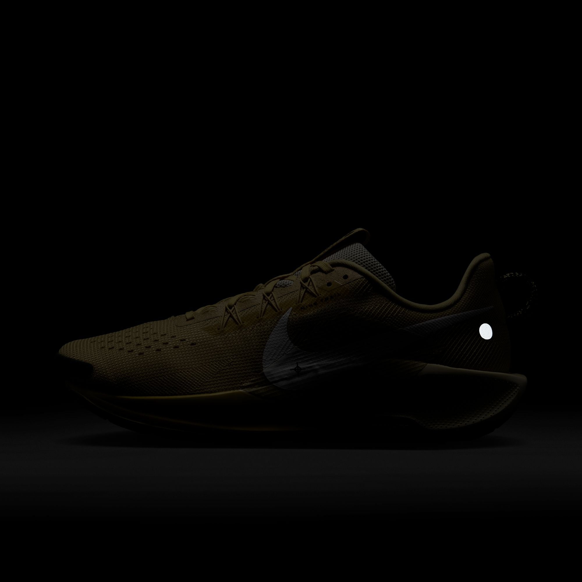 Nike Men’s React Pegasus Trail 5 (700 - Saturn Gold/White-Lightening-Alabaster)