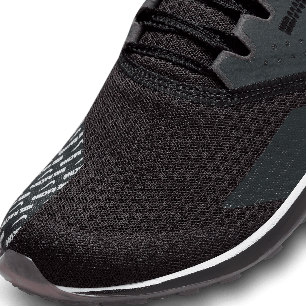 Nike Unisex Zoom Rival XC 6 (001 - Black/Metallic Silver-DK Smoke Grey)