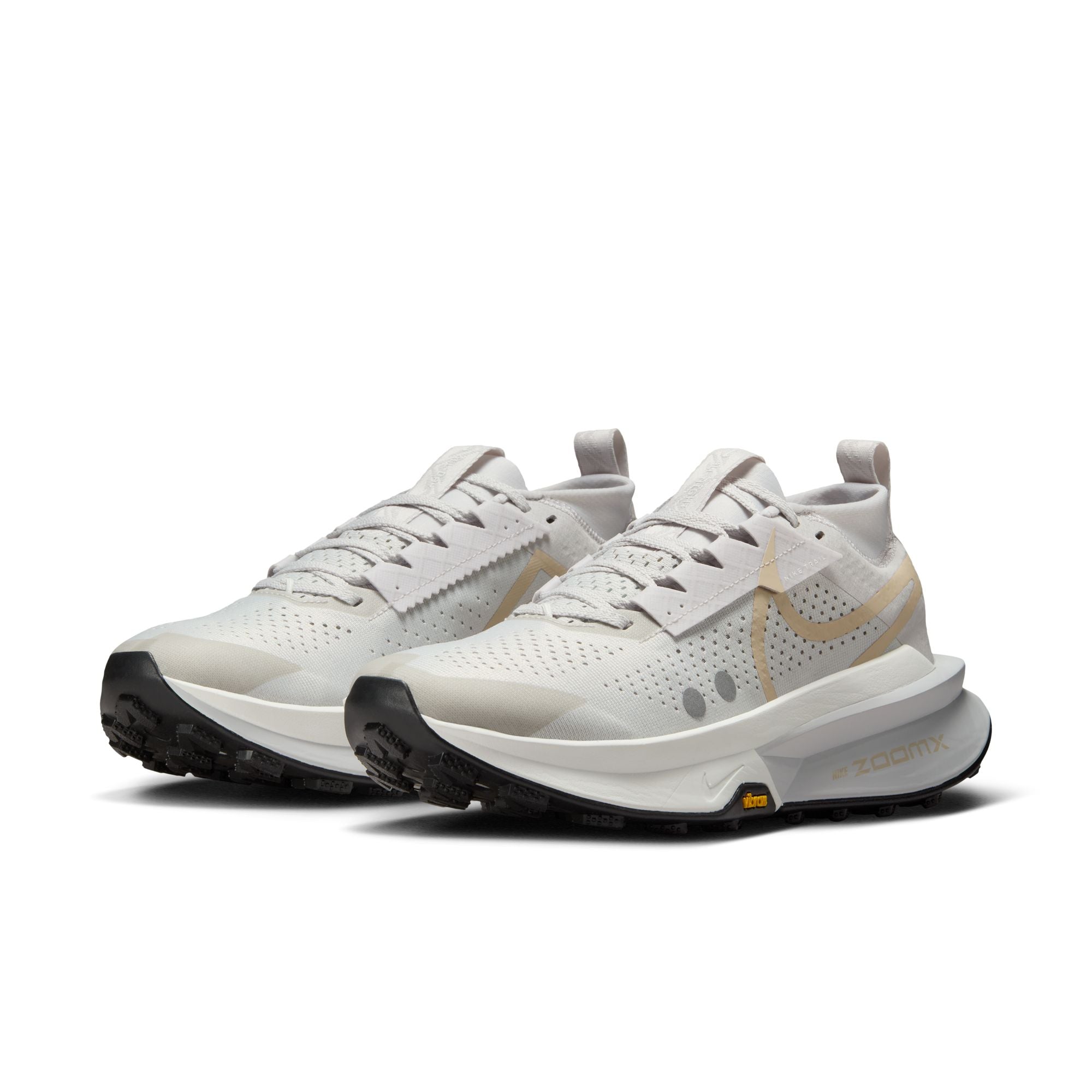 Nike Women’s Zegama Trail 2 (007 - Vast Grey/Sanddrift-Summit White-Black)