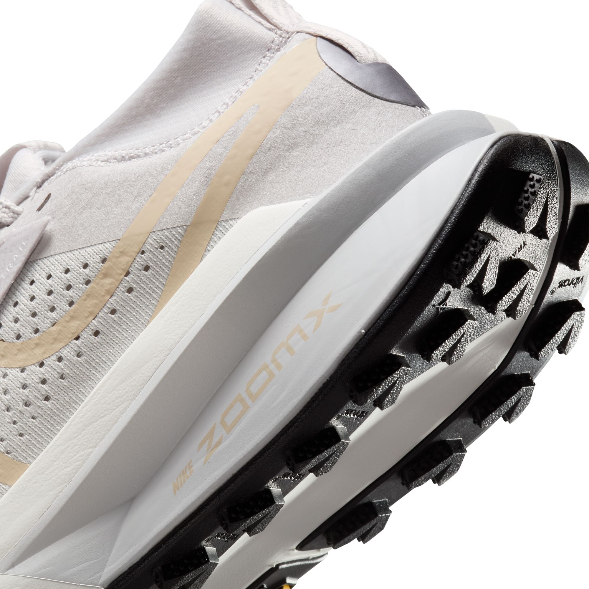 Nike Women’s Zegama Trail 2 (007 - Vast Grey/Sanddrift-Summit White-Black)