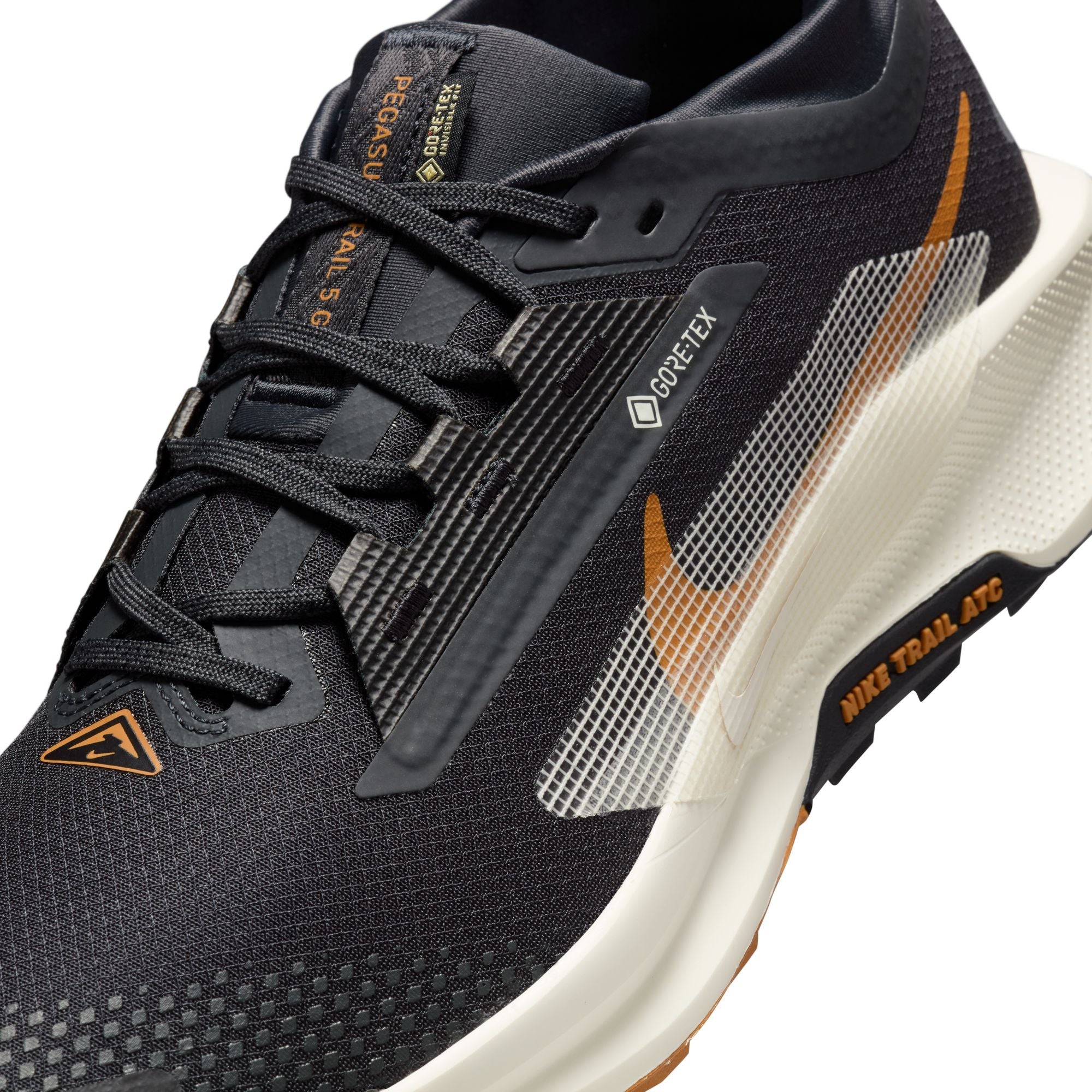 Nike Men’s React Pegasus Trail 5 GORE-TEX (007 - Off Noir/Pale Ivory-Black-Monarch)