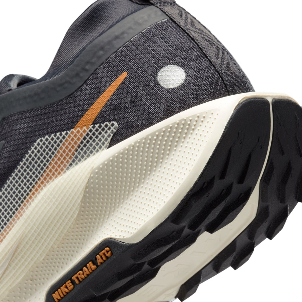 Nike Men’s React Pegasus Trail 5 GORE-TEX (007 - Off Noir/Pale Ivory-Black-Monarch)