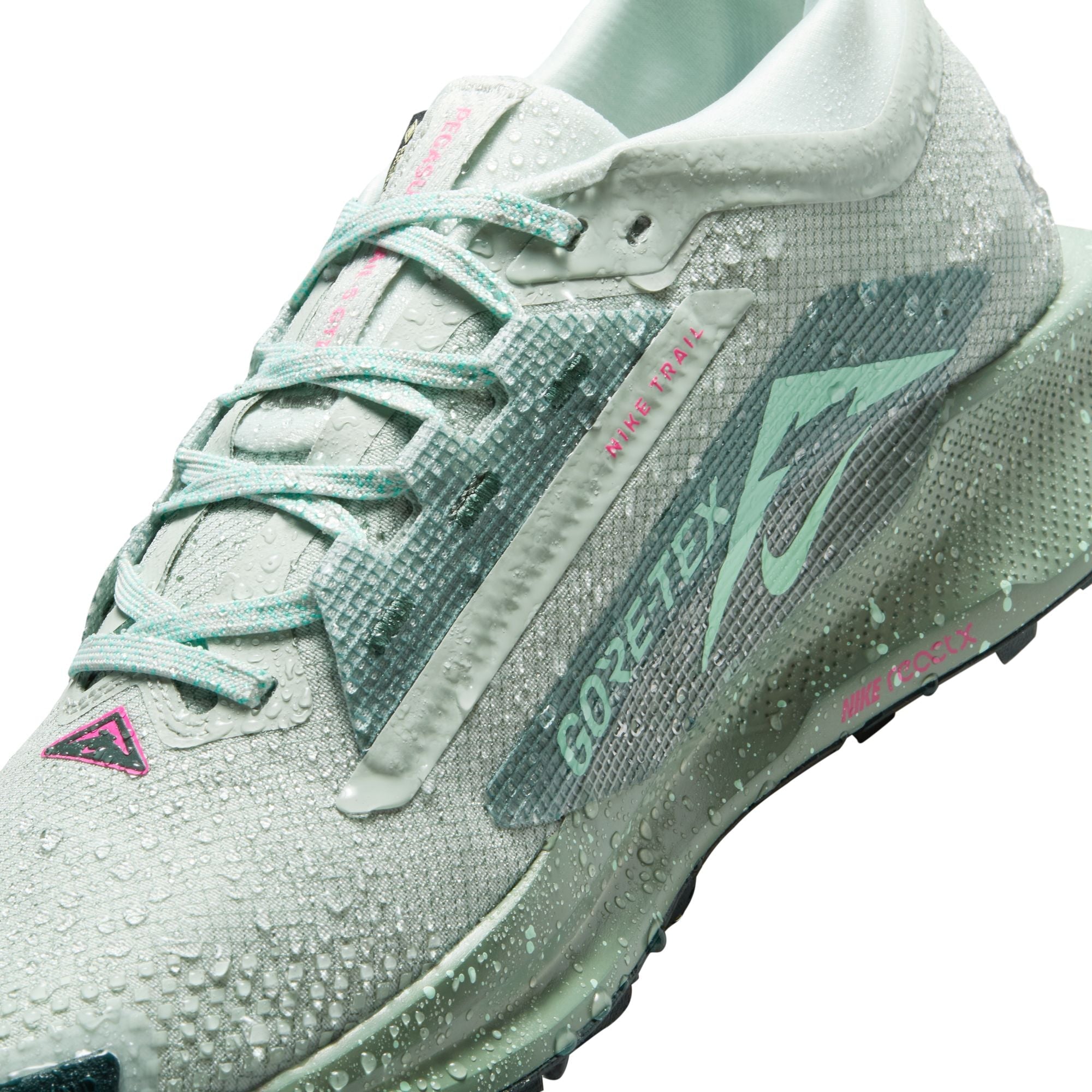 Nike Men’s React Pegasus Trail 5 GORE-TEX (013 - Light Silver/Seaweed/Clay Green)