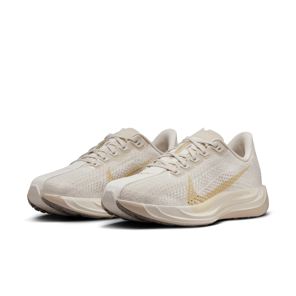 Nike Women’s Pegasus Plus (100 - Lt Orewood Brn/Coconut Milk-Sail)