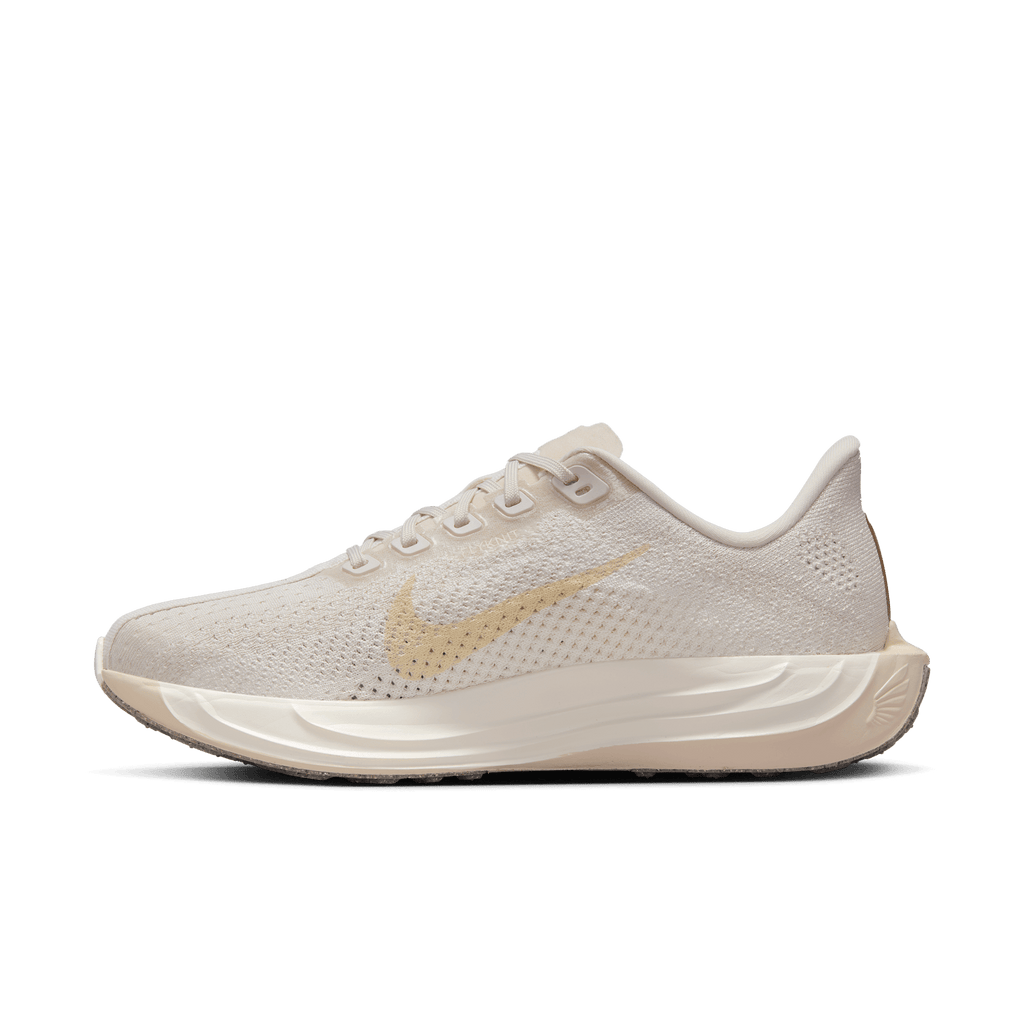 Nike Women’s Pegasus Plus (100 - Lt Orewood Brn/Coconut Milk-Sail)