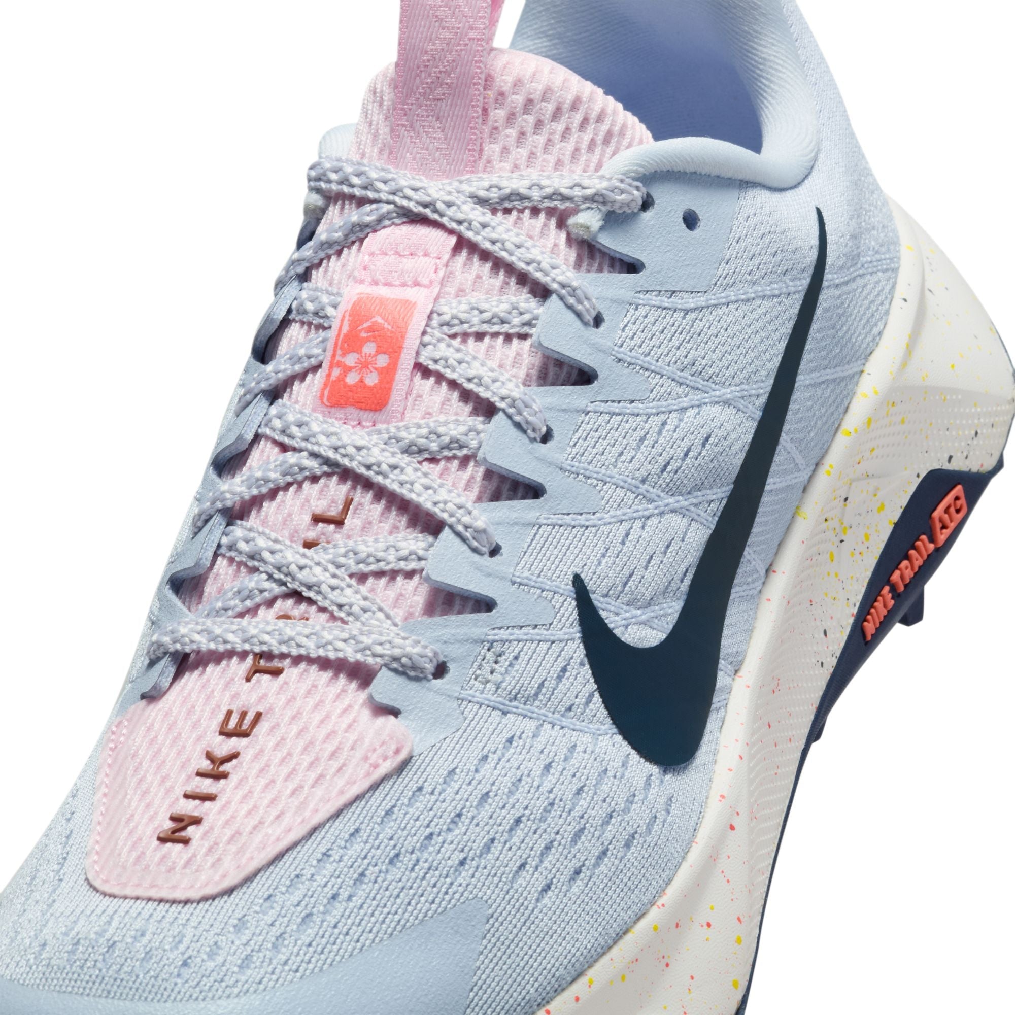 Nike Women’s Wildhorse 10 (004 - Pure Platinum/Armory Navy-Football Grey)