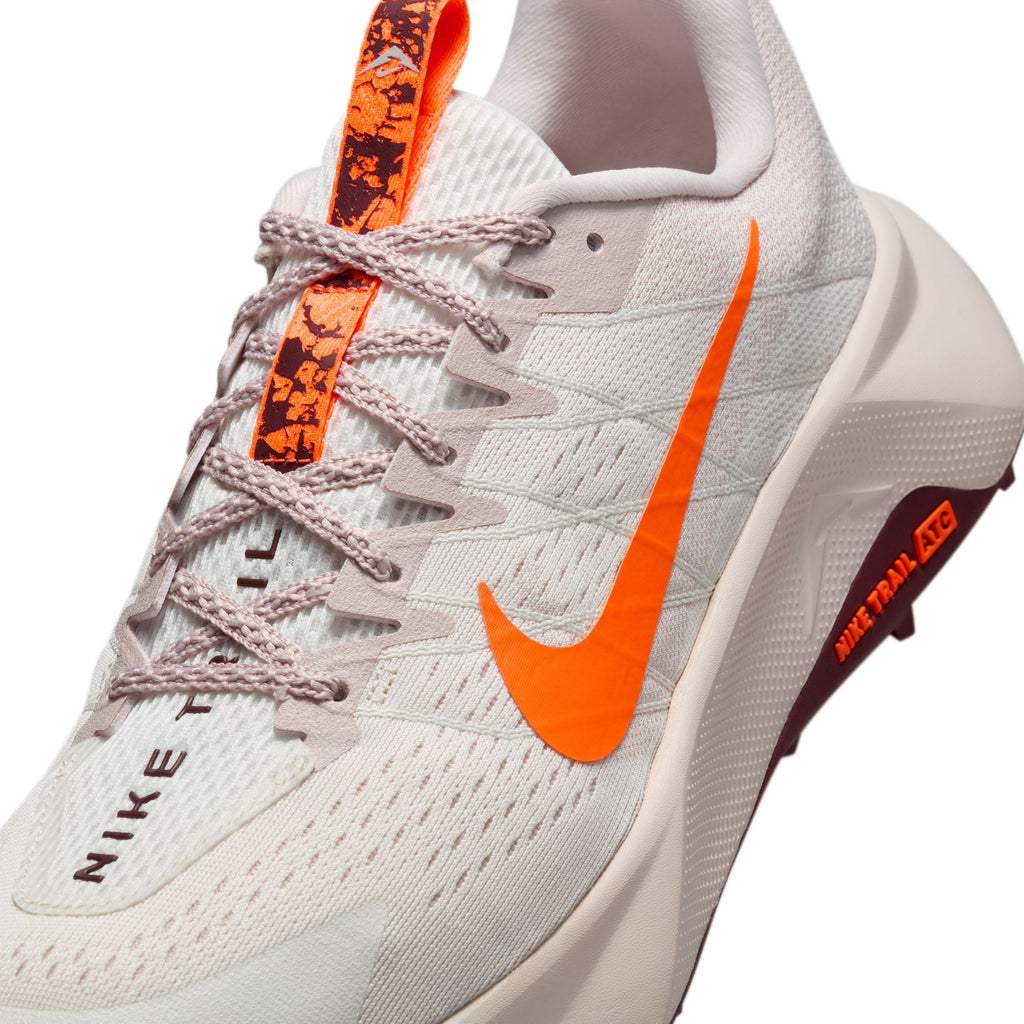 Nike Men’s Wildhorse 10 (102 - Sail/Hyper Crimson-Silt Red)