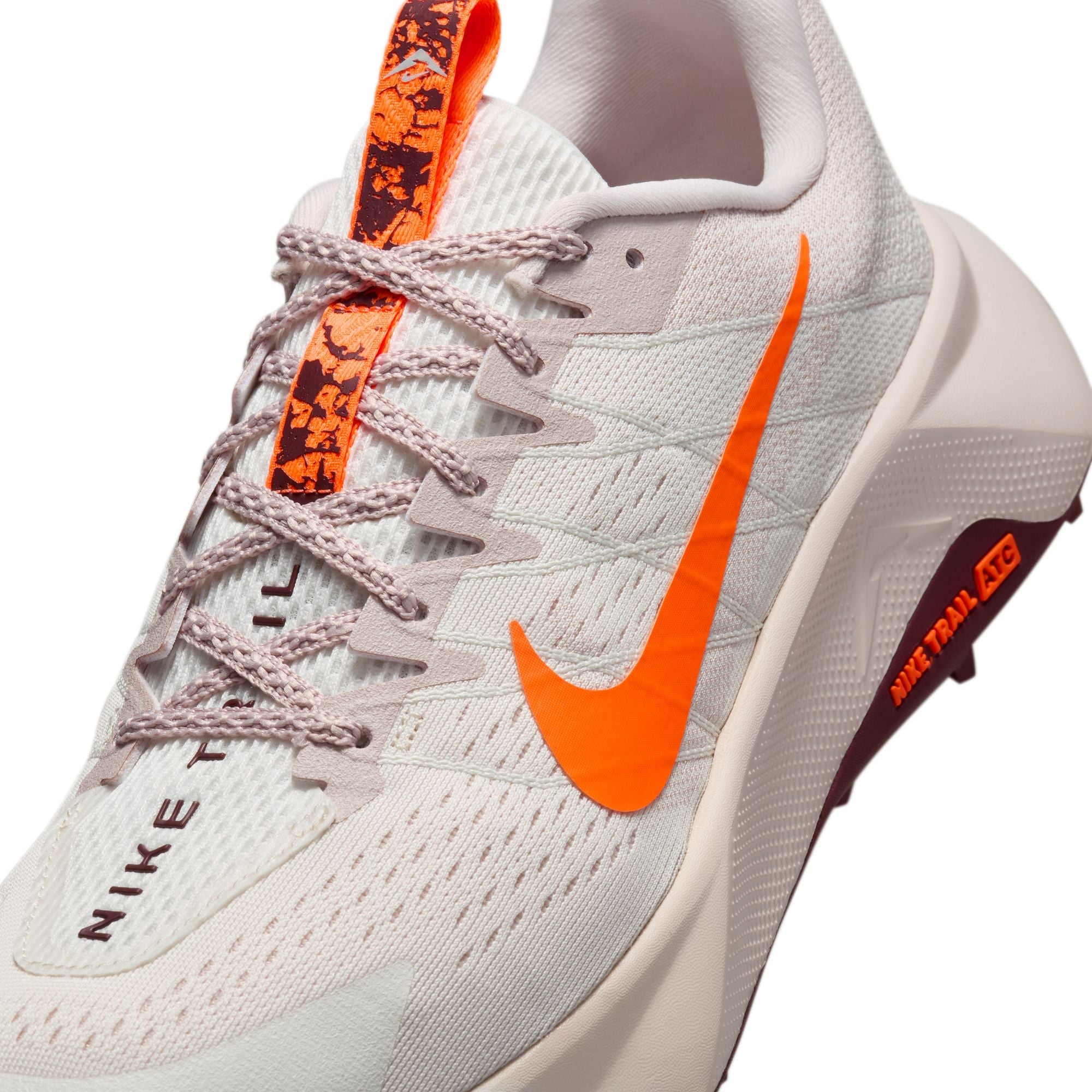 Nike Men’s Wildhorse 10 (102 - Sail/Hyper Crimson-Silt Red)