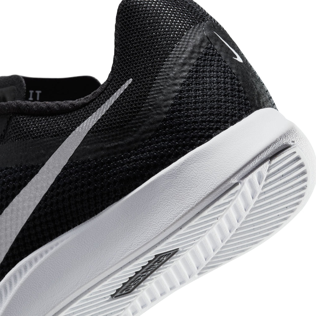 Nike Unisex Zoom Rival Distance (001 - Black/Metallic Silver-Black)