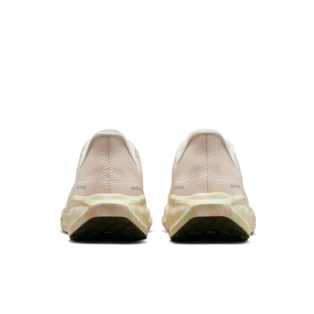 Nike Women's Pegasus 41 (133 - Sail/Sail-Crimson Tint-Vapor Green)