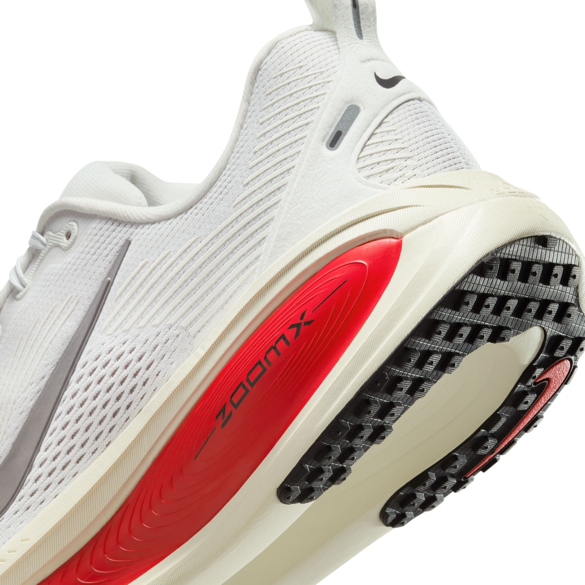 Nike Men’s Vomero 18 (001 - Platinum Tint/Metallic Pewter-Siren Red)