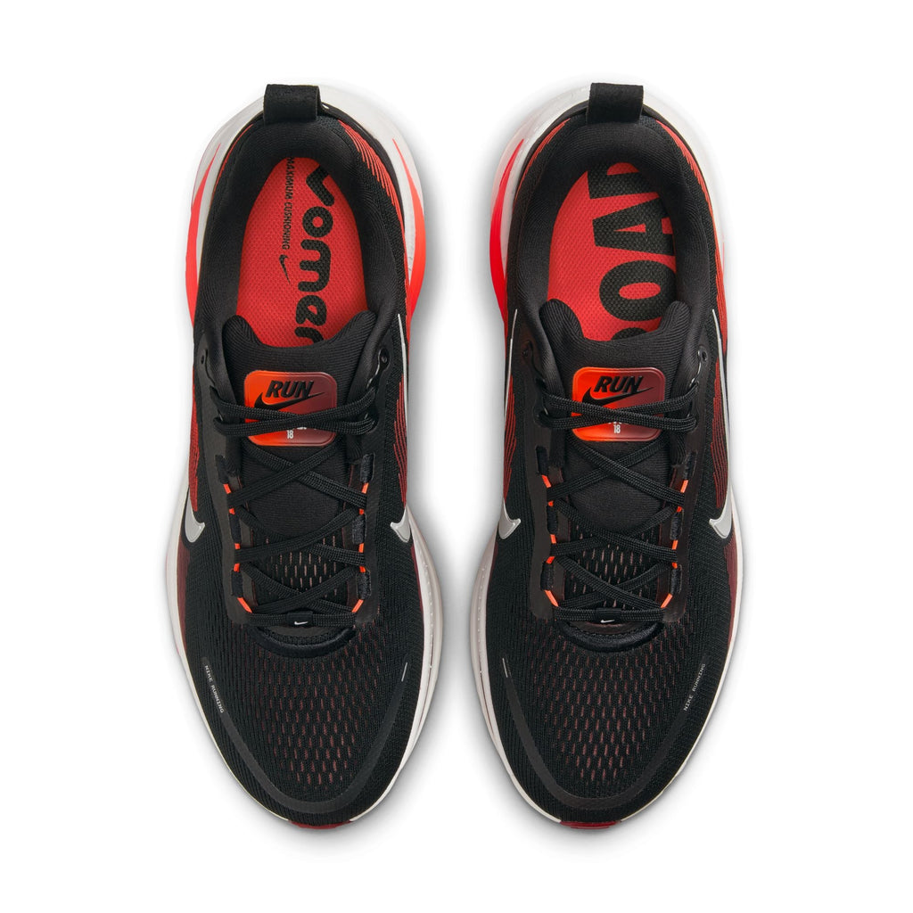 Nike Men's Vomero 18 (008 - Black/Metallic Silver-Bright Crimson)