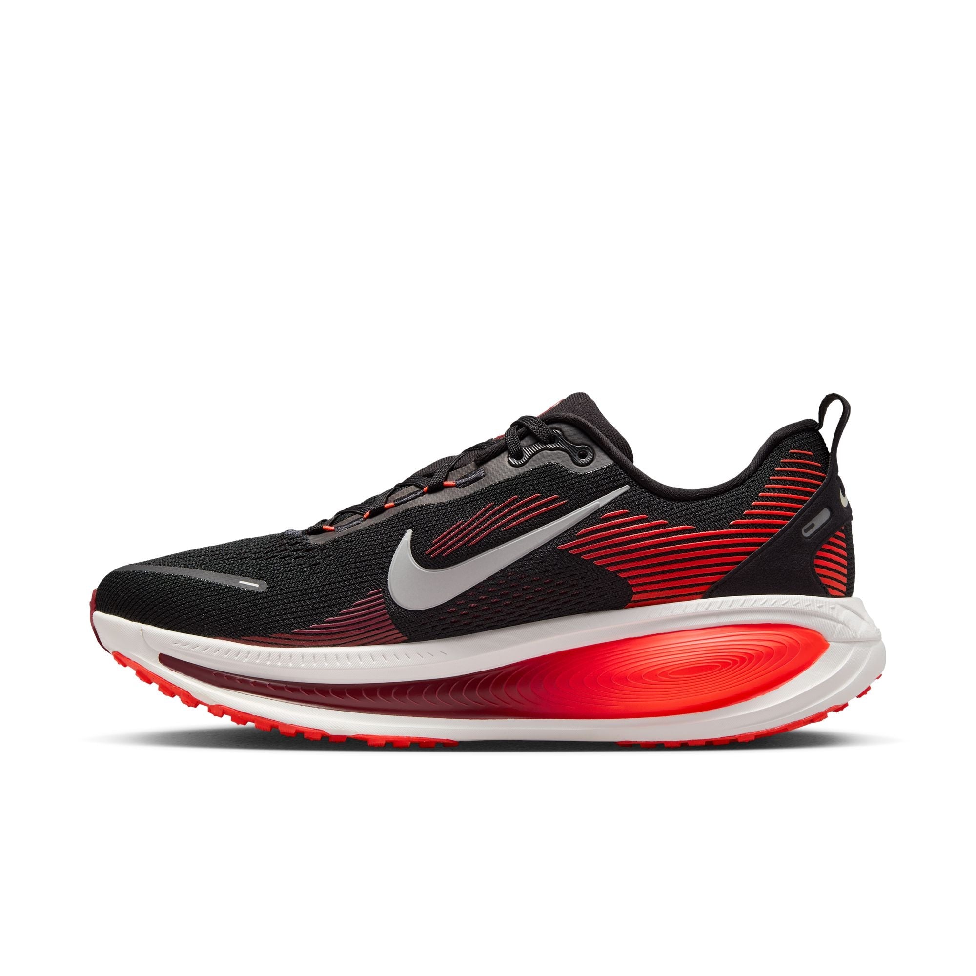 Nike Men's Vomero 18 (008 - Black/Metallic Silver-Bright Crimson)
