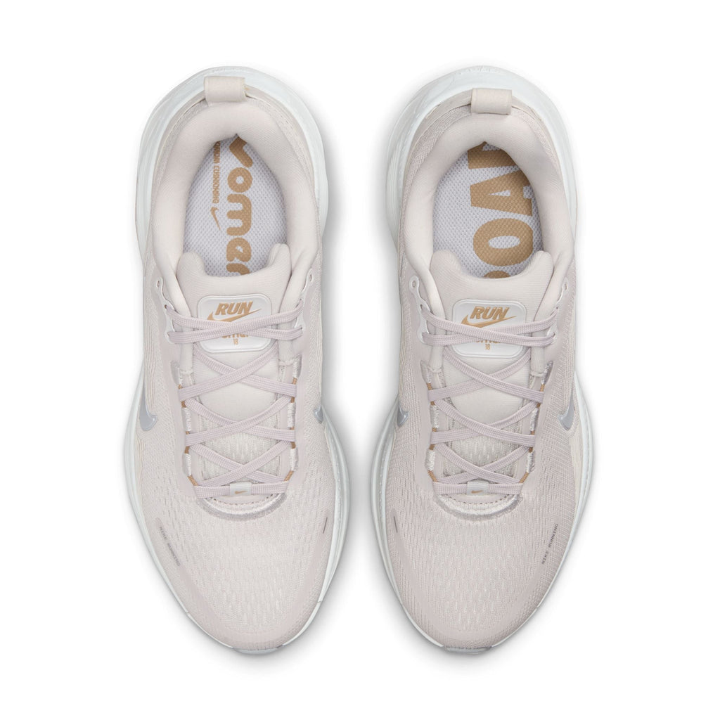 Nike Women's Vomero 18 (007 - Vast Grey/Wolf Grey-Summit White-Hemp)