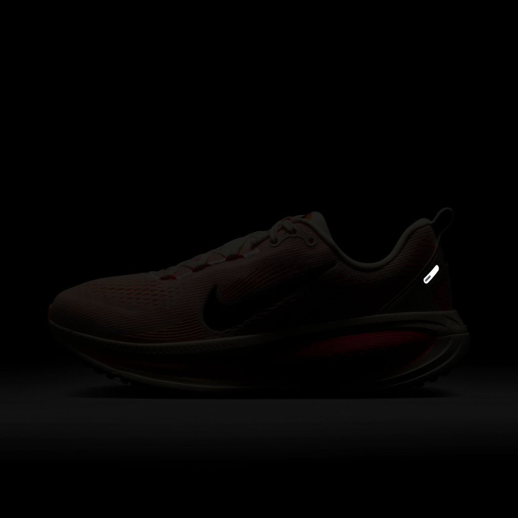 Nike Women's Vomero 18 (100 - Sail/Black-Bright Crimson-Laser Orange)