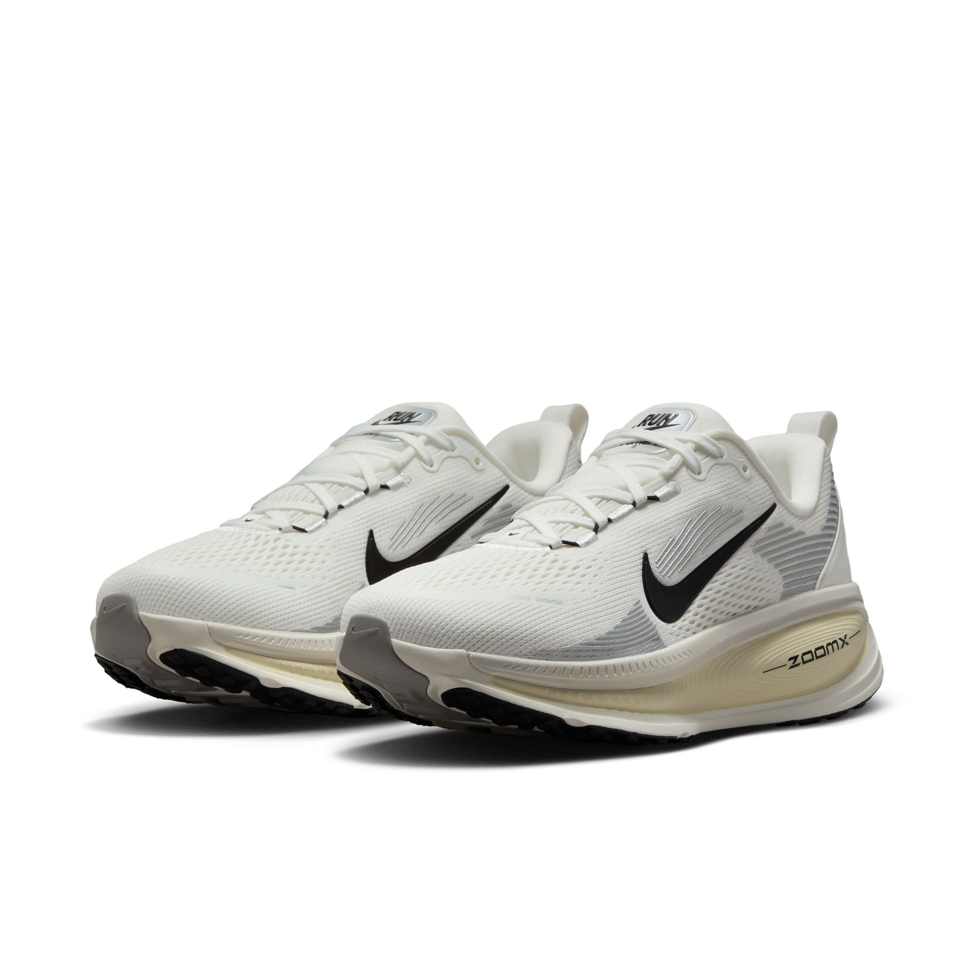 Nike Women's Vomero 18 (101 - Summit White/Black-Coconut Milk)